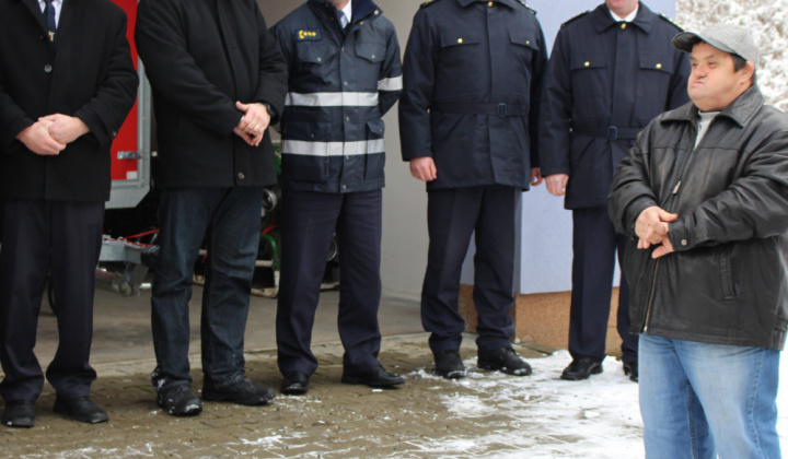 22. fotografia fotogalérie DHZ – Odovzdanie hasičského auta